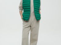 Утепленный жилет приталенного силуэта