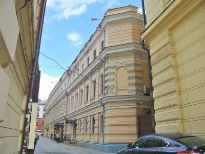 Восточный корпус, 1891-1892 гг., архитектор С.С. Эйбушиц