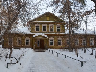 Постройка монастырская