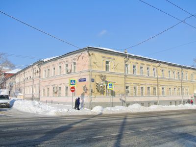 Главный корпус с домовой церковью во имя святого благоверного князя Александра Невского и приютом для малолетних сирот мещанского происхождения, 1850-е гг., вторая половина XIX в., 1897 г., архитекторы А.А.Трандорф, Н.В.Васильев, В.Ф.Жигардлович