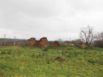 Хозяйственная постройка (фрагменты)