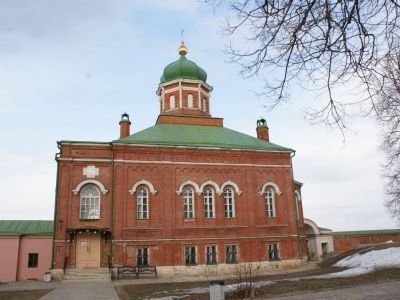 Здание трапезной (у северной стены)