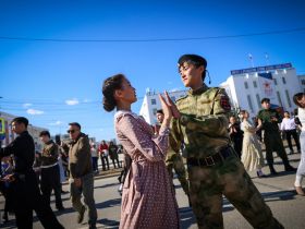 5,5 тысяч пар станцевали вальс Победы в Якутске