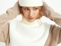 Шапка из шерсти и мохера