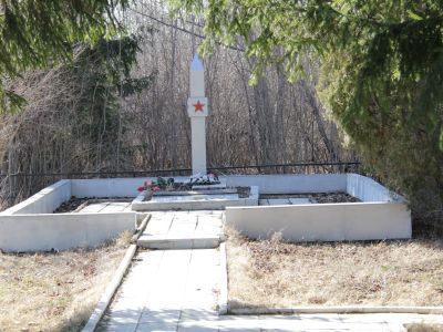 Братская могила воинов Советской Армии, погибших в 1944 г.