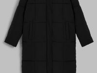 Утепленное пальто с капюшоном и воротником-стойкой