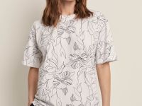 Футболка свободного силуэта с цветочным принтом