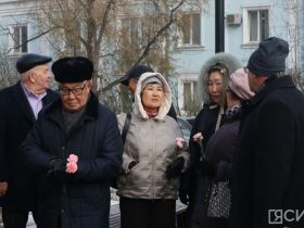В Якутске почтили память Владимира Членова в день его 75-летия