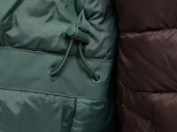 Утепленное пальто с капюшоном