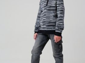 Свитер трикотажный для мальчиков