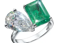 Кольцо из белого золота с изумрудом э4767кц08251302