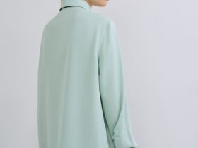 Блузка с декоративным цветком, Зеленый