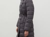 Стеганое утепленное пальто с поясом