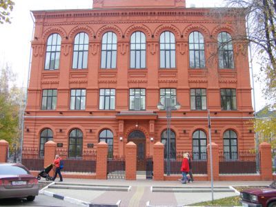Здание бывшей женской гимназии. Образец архитектуры общественных зданий