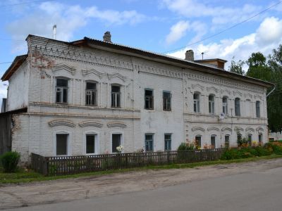 Дом, где в 1919 г. родился и жил до 1922 г. поэт Н.И. Глазков