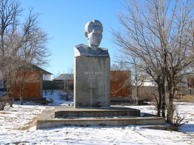 Бюст Б.Басангова