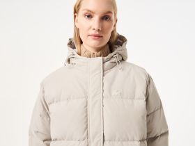 Женская куртка Lacoste с капюшоном