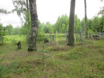 Братское кладбище 150 советских граждан, казненных гитлеровцами в 1942 г. Установлен обелиск