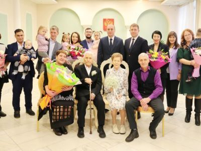 Семью Осадчих поздравили с бриллиантовой свадьбой