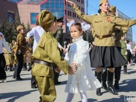 5,5 тысяч пар станцевали вальс Победы в Якутске