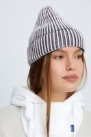 Вязаная шапка из коллаборации с maneken