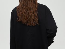 Ветровка с асимметричной застежкой