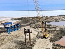 На левом берегу Лены бетонируют ростверк второй опоры Ленского моста