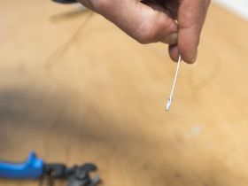 Кусачки Unior 584/4BI для тросов и рубашек (красный)