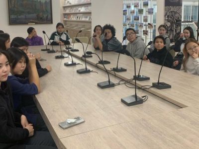 Школьники из Якутии приняли участие во встрече с потомками Александра Пушкина