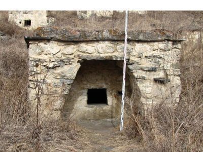 Склеп полуподземный с нишей 4