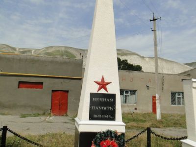 Обелиск воинам, погибшим в ВОВ