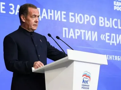 Дмитрий Медведев: «Единая Россия» обеспечила своей фракции конституционное большинство в Госдуме