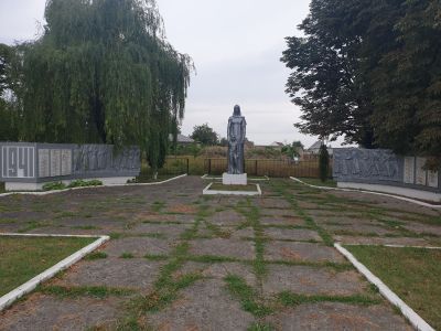 Памятник погибшим воинам односельчанам 1941-1945 гг.
