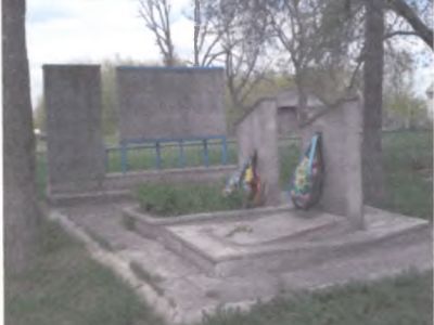 Братская могила воинов, погибших в 1942 - 1943 гг.