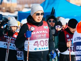 Звезды Олимпийских игр пробежали лыжный марафон с якутянами