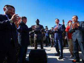 В Якутске установили памятник герою Великой Отечественной войны Гавриилу Протодьяконову