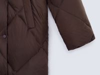 Пуховое пальто с капюшоном и воротником-стойкой