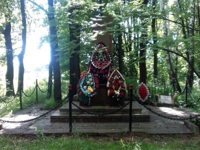 Братская могила воинов, погибших в 1943 г.
