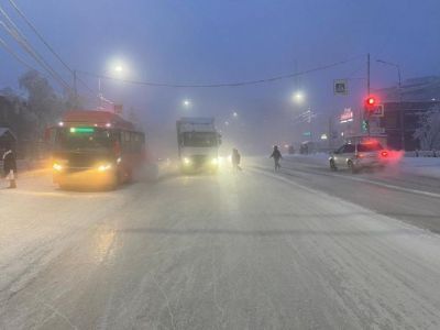 В Якутске на пешеходном переходе сбили девушку