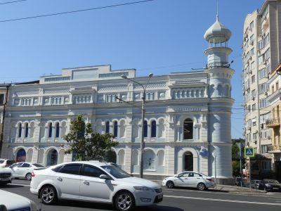 Здание бани братьев Ф.М. и М.М. Дутиковых