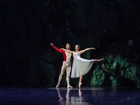 Премьерой балета «Щелкунчик» начался в Якутске  «Чайковский-фест»