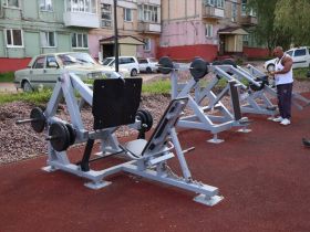 Глава Якутии встретился с юными нерюнгринцами на новой спортплощадке