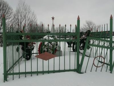 Могила Трунова М.Е., командира 5-го Курского советского полка, погибшего от рук предателей в 1919 г.