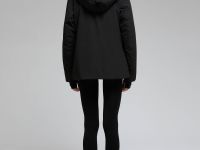 Горнолыжная куртка полуприлегающего силуэта