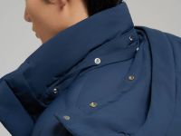 Утепленное пальто с воротником-стойкой