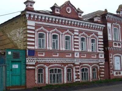 Каменный двухэтажный дом