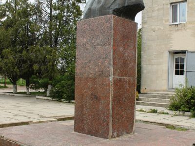 Памятник В.И.Ленину