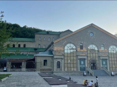 Главный корпус завода столовых вин удельного имения Абрау-Дюрсо