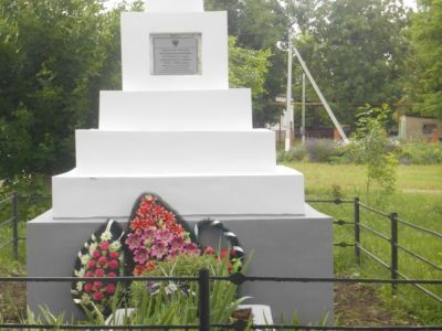 Братская могила 24 красноармейцев, погибших в годы гражданской войны