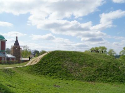 Земляные валы кремля и острога